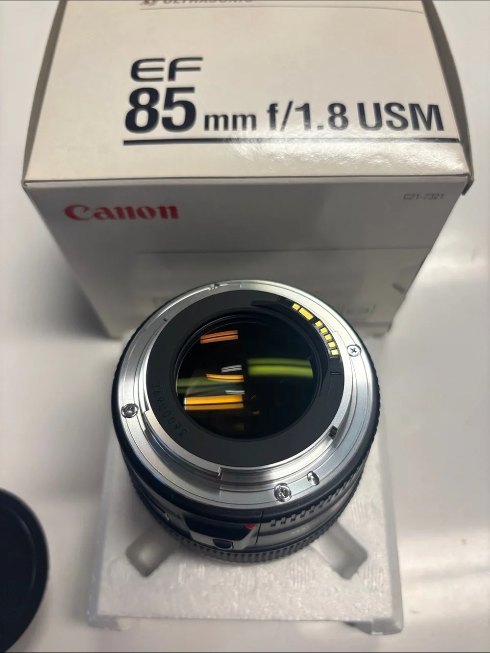 Canon EF 85mm f/1.8 Ultrasonic Lens